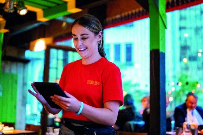 Head Waiter 2024 02 21 160457 stqz